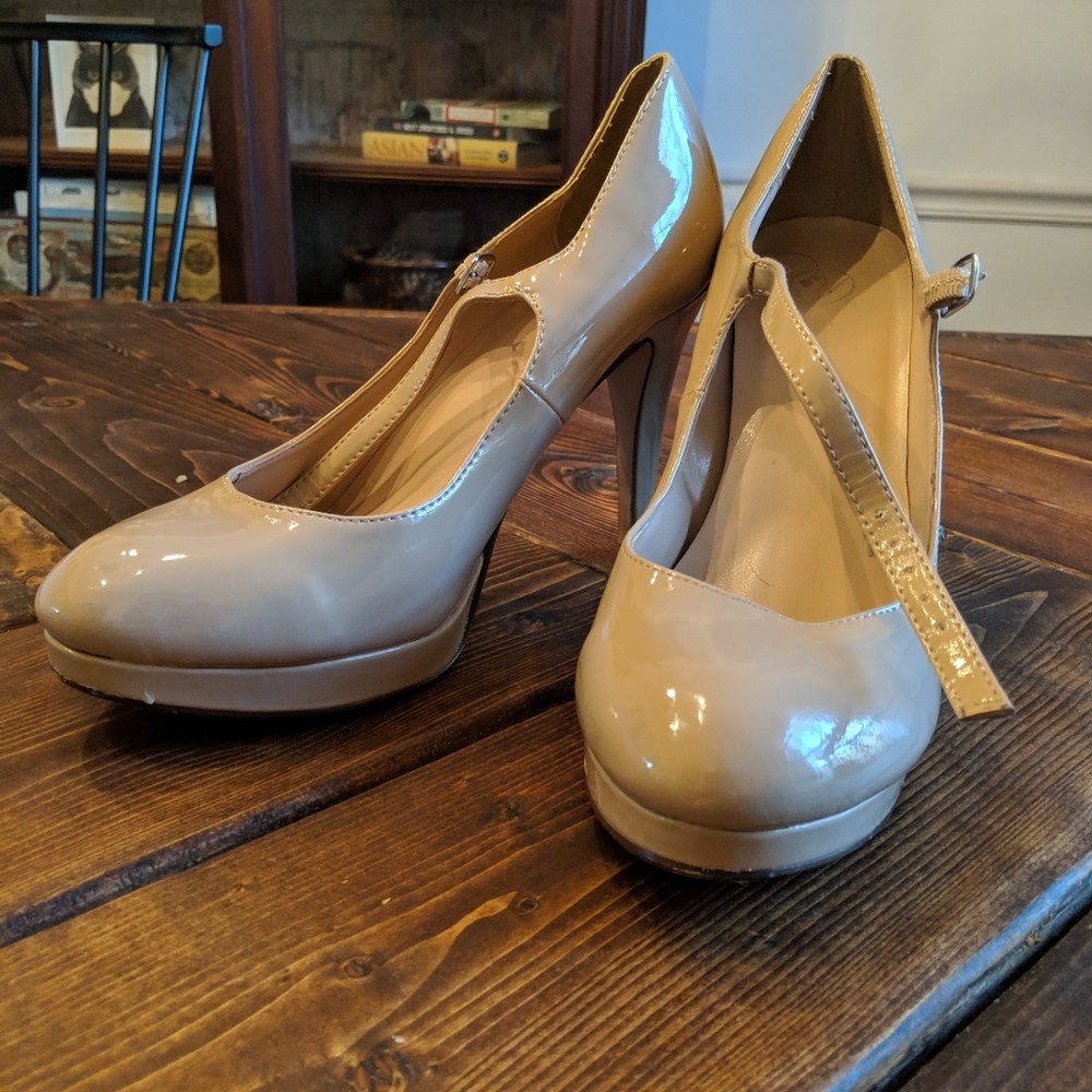 Heels - Picture 2 of 3